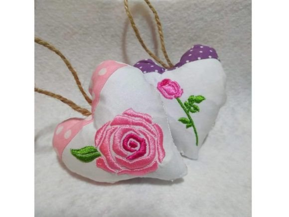 Roses Hearts ITH: A Designer’s Review for Personalized Gifts